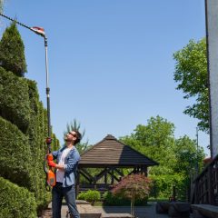 גינון בבניין משותף: איך לבחור גנן מקצועי בלי לחרוג מהתקציב? (המדריך המלא לוועד הבית)